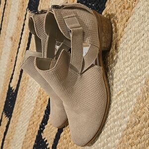 Dolce Vita Taupe Ankle Booties, Back Zip, VGUC, Sz8, Casual Boho Coachella Vibes